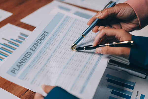 Planned expenses meeting